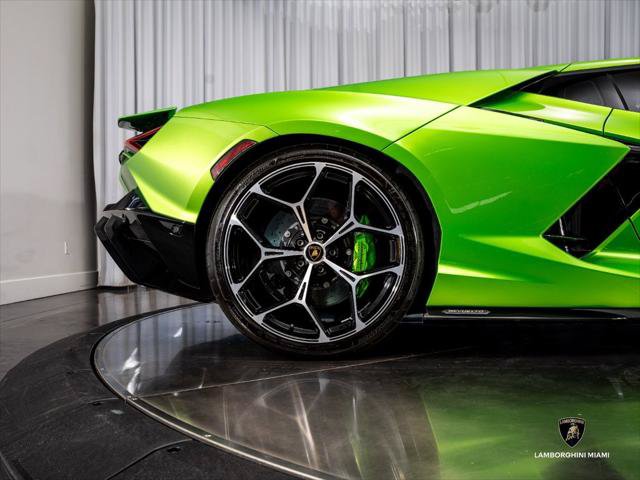 Used 2024 Lamborghini Revuelto AWD/4WD image 25