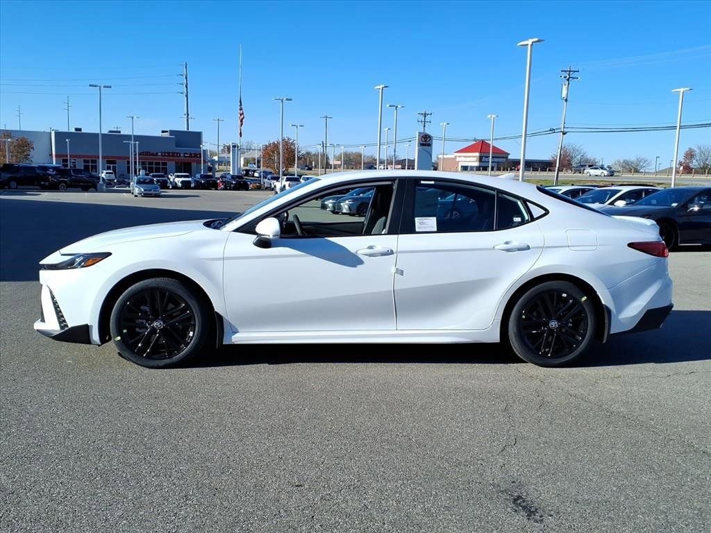 New 2026 Toyota Camry SE image 3