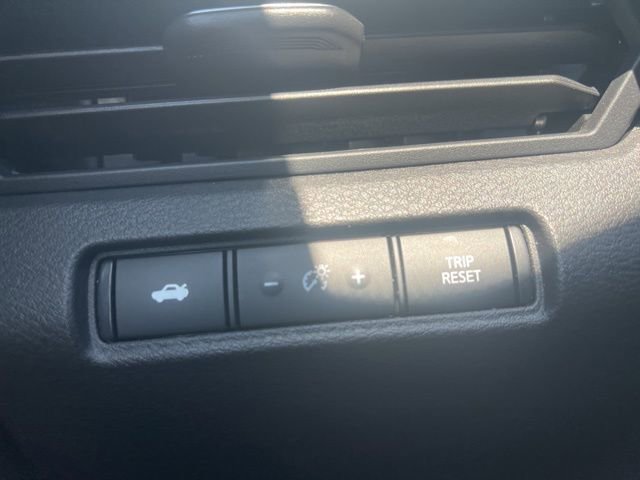Used 2024 Nissan Altima 2.5 SV AWD/4WD image 23