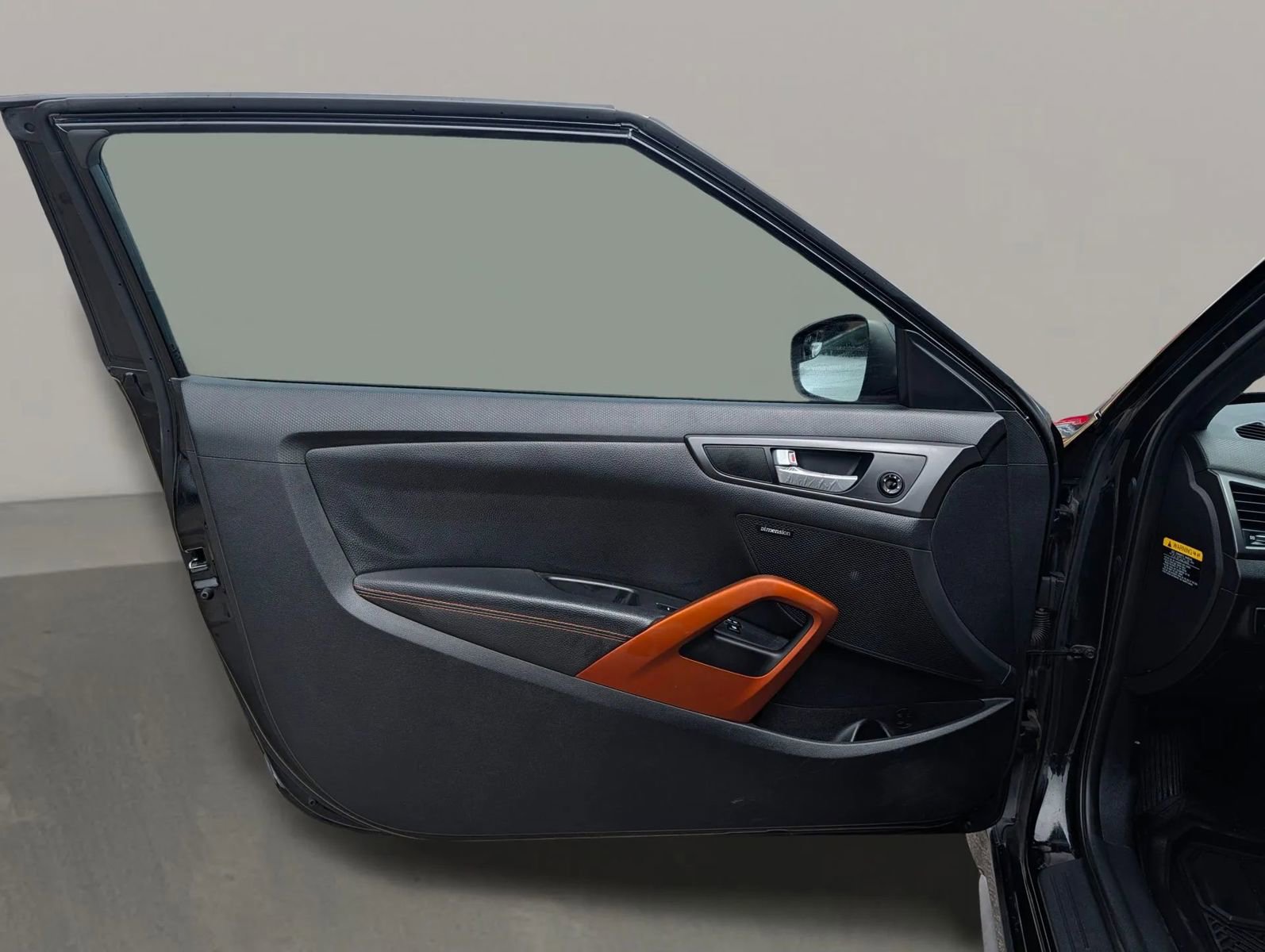 Used 2016 Hyundai Veloster Turbo FWD image 16