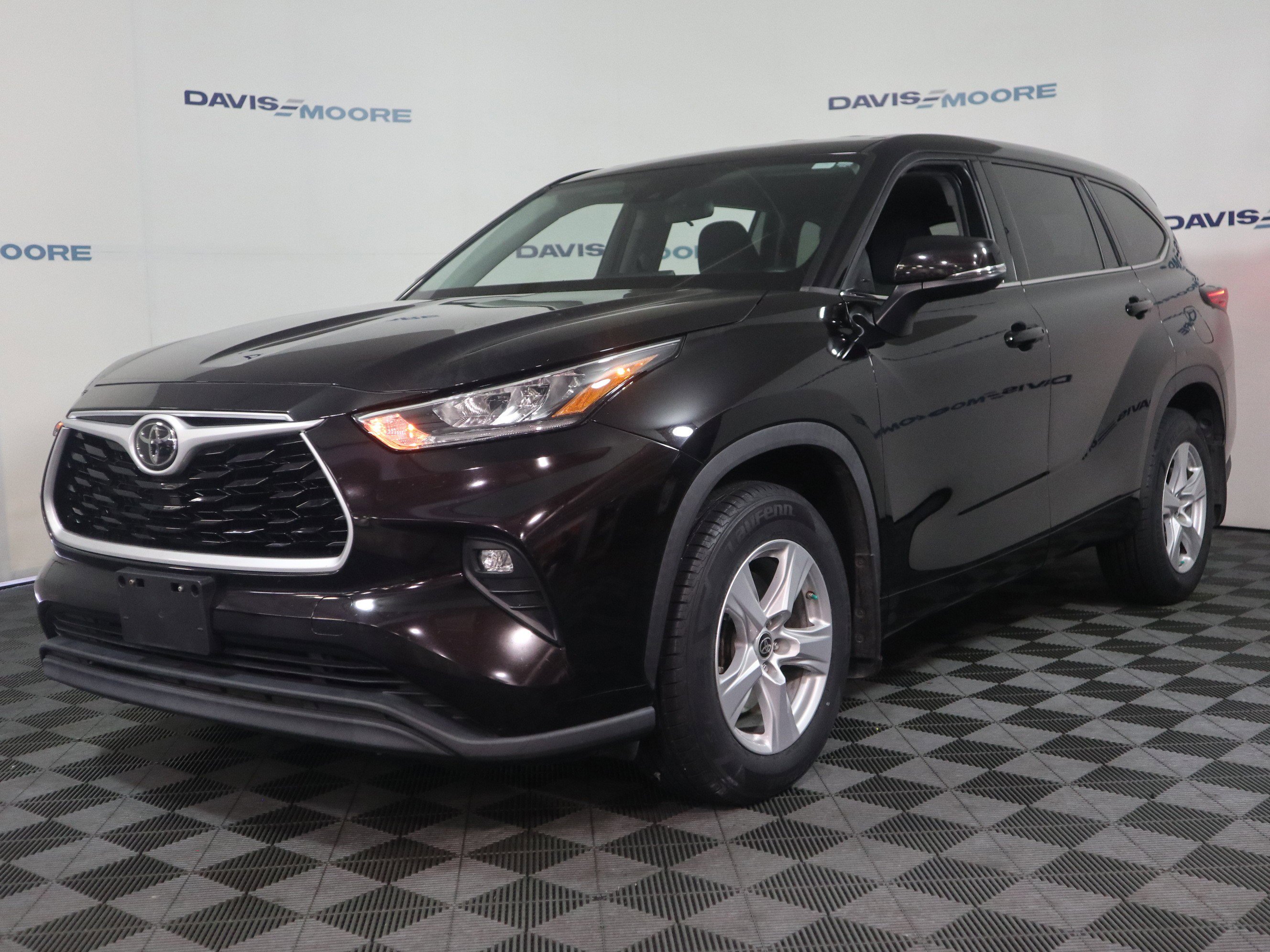 Used 2020 Toyota Highlander LE image 12