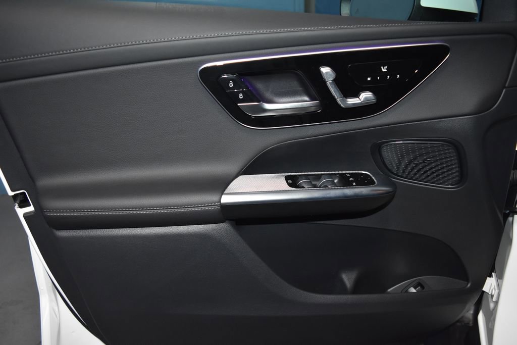 Certified 2025 Mercedes-Benz GLC 350e 4MATIC image 4