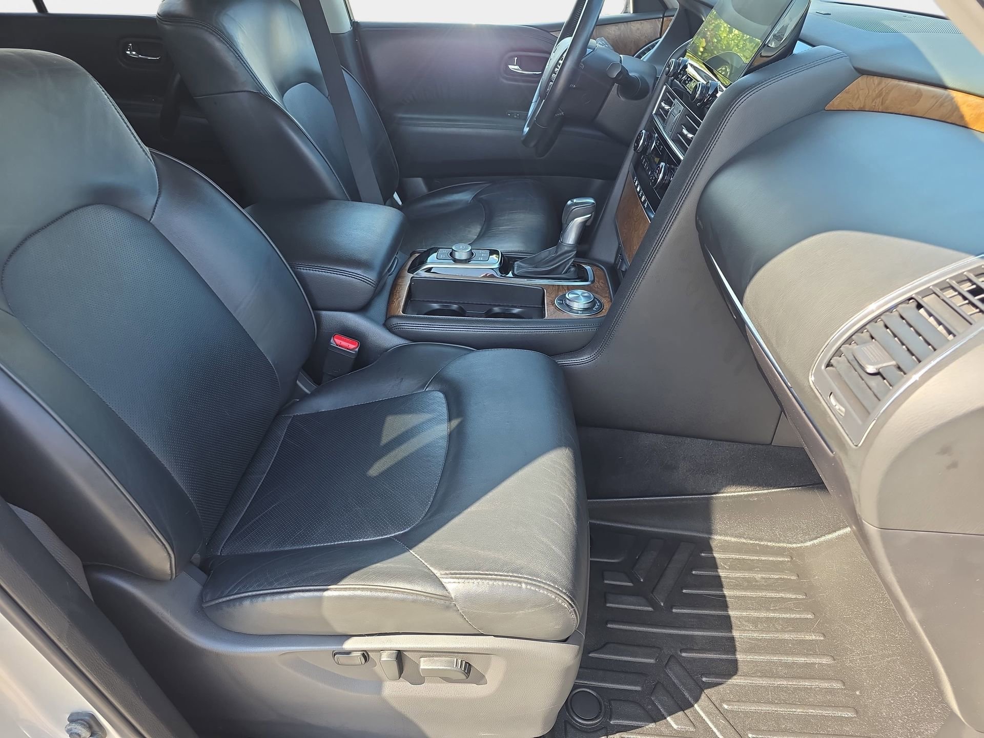 Used 2021 Nissan Armada SL w/ Captain's Chairs Package AWD/4WD image 10
