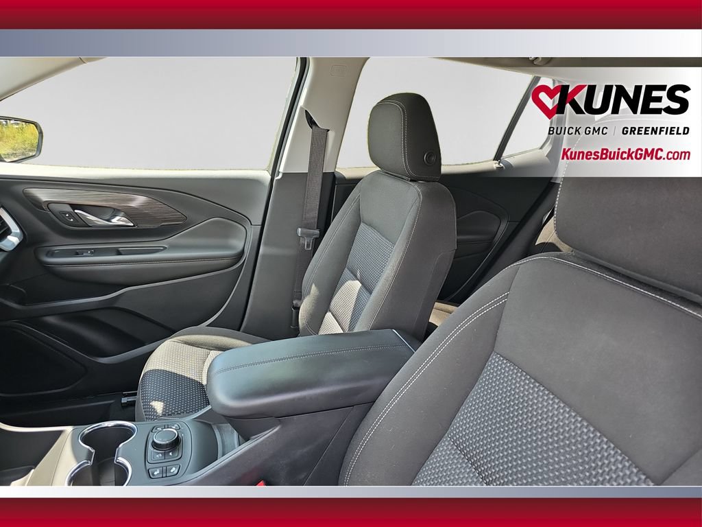 Used 2023 GMC Terrain SLE w/ Driver Convenience Package FWD image 17