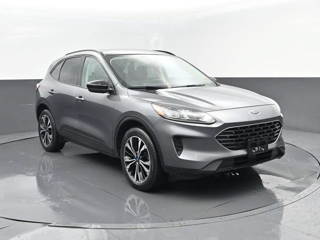 Used 2022 Ford Escape SE w/ SE Sport Appearance Package AWD/4WD image 3