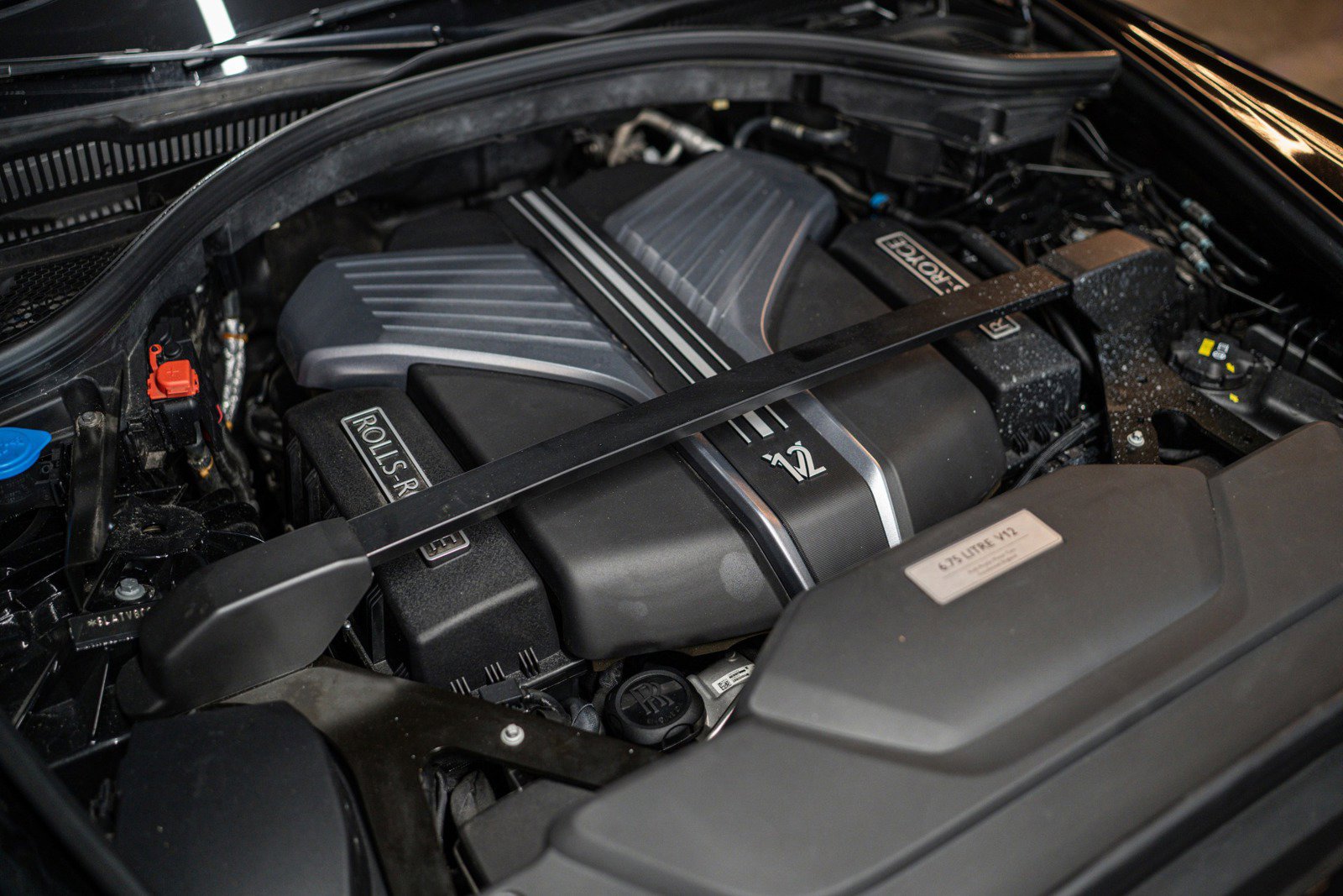 Used 2022 Rolls-Royce Cullinan Black Badge image 30