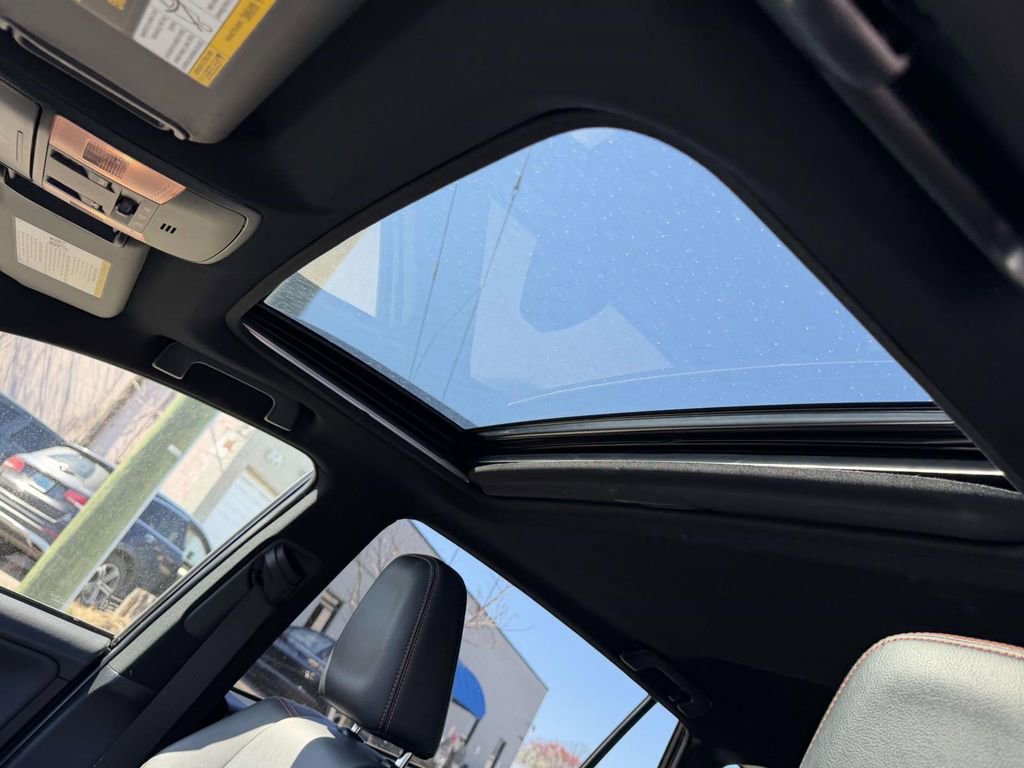 Used 2017 Toyota RAV4 SE image 19