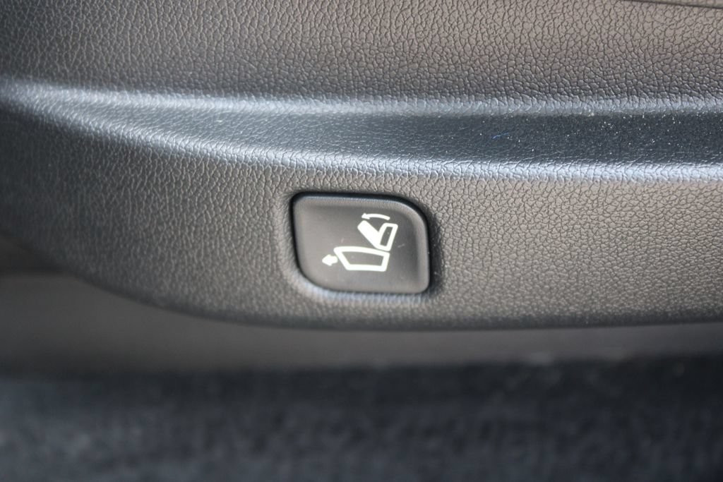 Used 2023 Kia Sorento S w/ Panoramic Sunroof Package AWD/4WD image 27