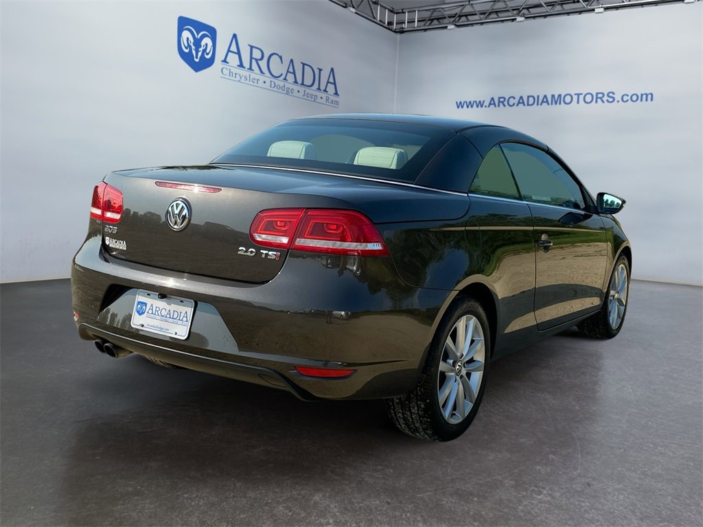 Used 2014 Volkswagen Eos w/ Sport Package image 5