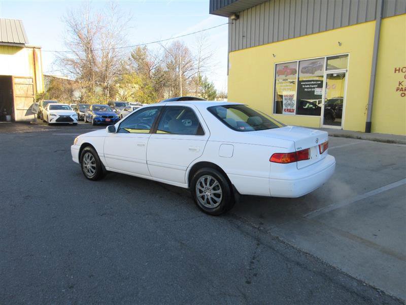 Used 2000 Toyota Camry LE image 3