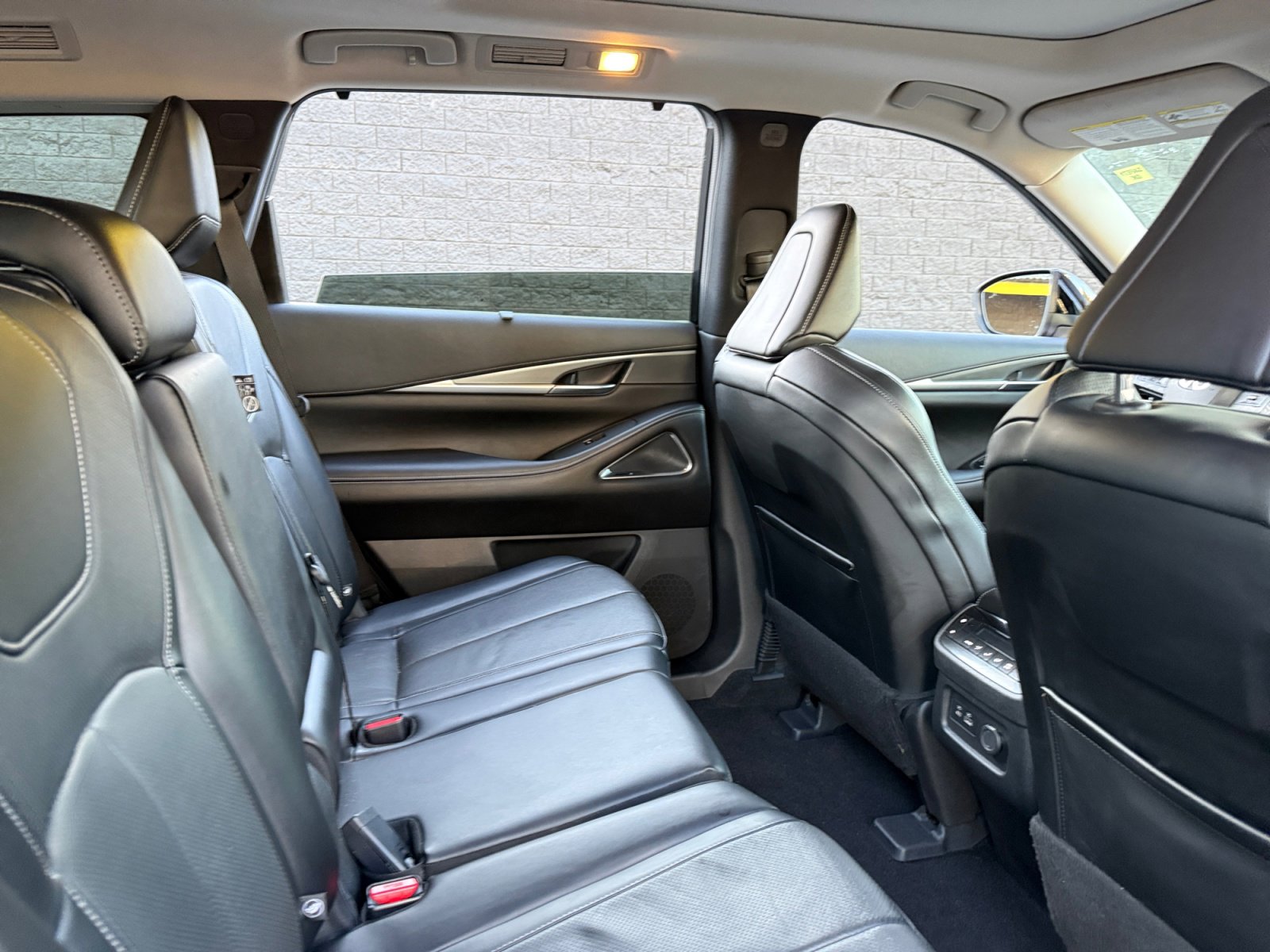 Used 2023 INFINITI QX60 Luxe w/ Performance Audio Package image 18