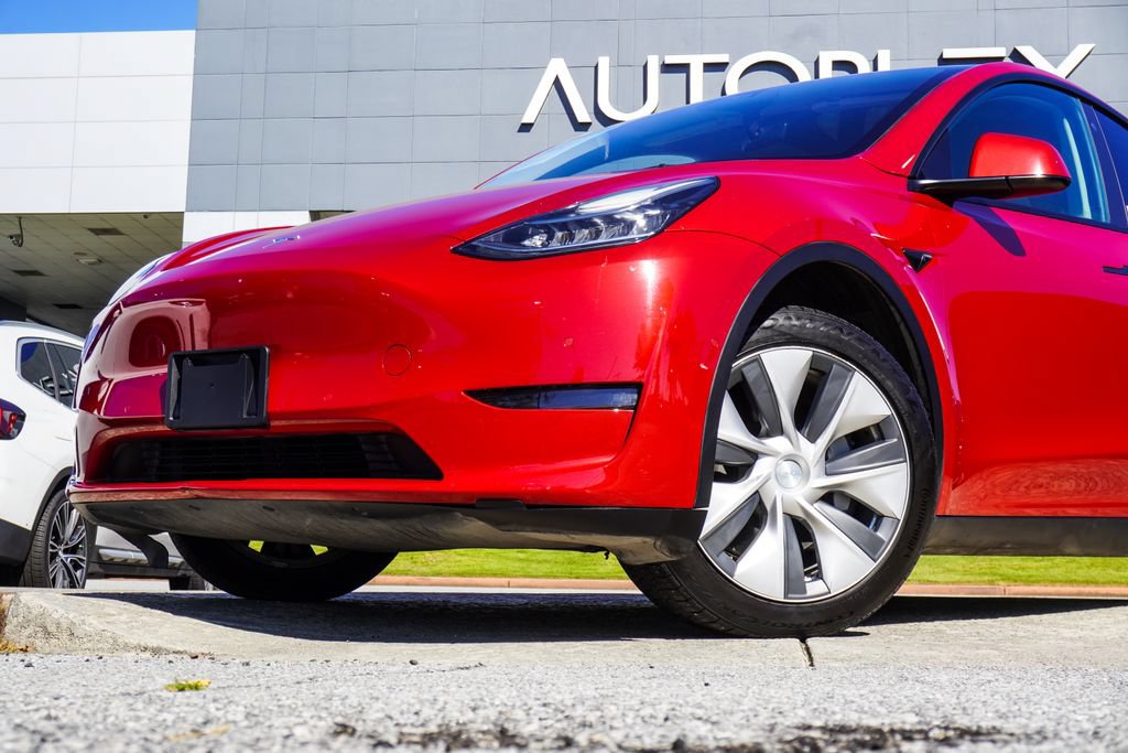 Used 2022 Tesla Model Y Long Range AWD/4WD image 2