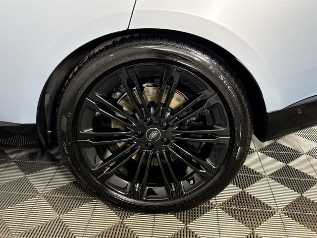 Used 2025 Land Rover Range Rover SE image 33