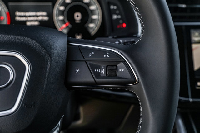 Used 2025 Audi Q7 3.0T Premium Plus image 12