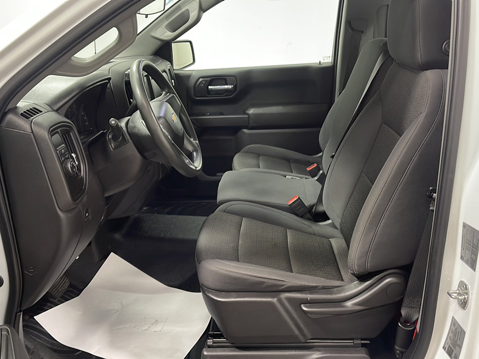 Used 2025 Chevrolet Silverado 1500 W/T RWD image 2