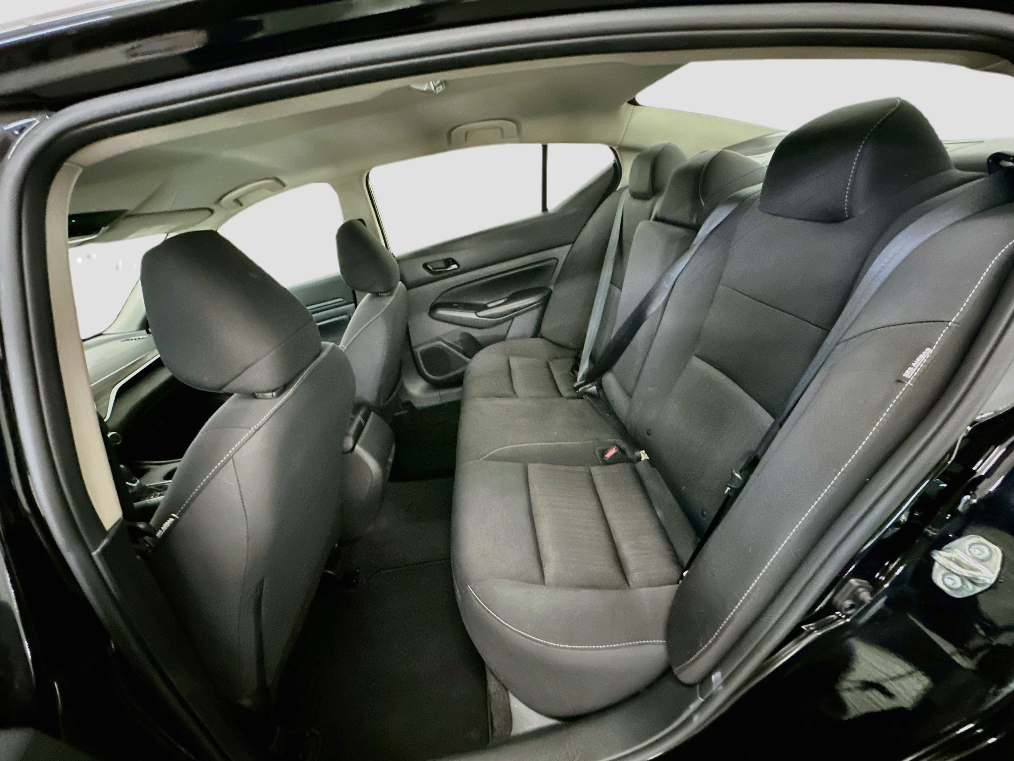 Used 2025 Nissan Altima 2.5 SV FWD image 28