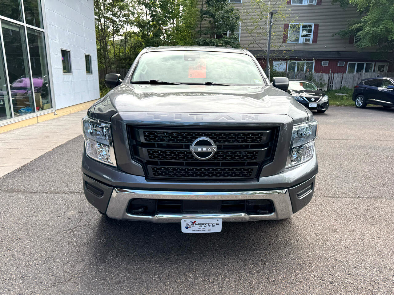Used 2024 Nissan Titan SV image 8