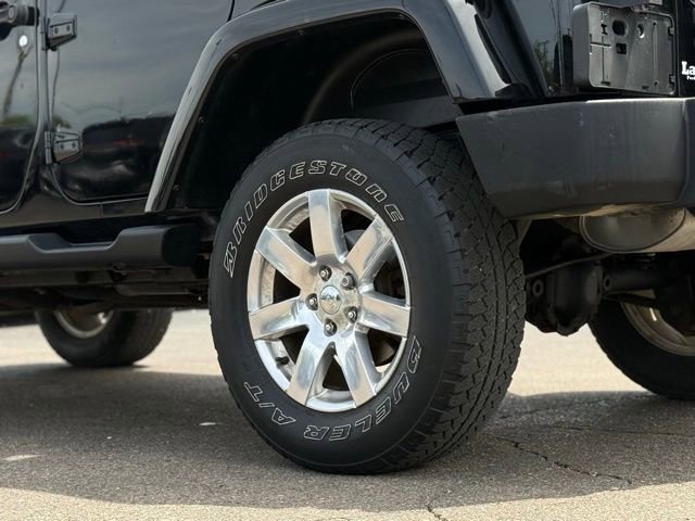 Used 2018 Jeep Wrangler Unlimited Sahara AWD/4WD image 41