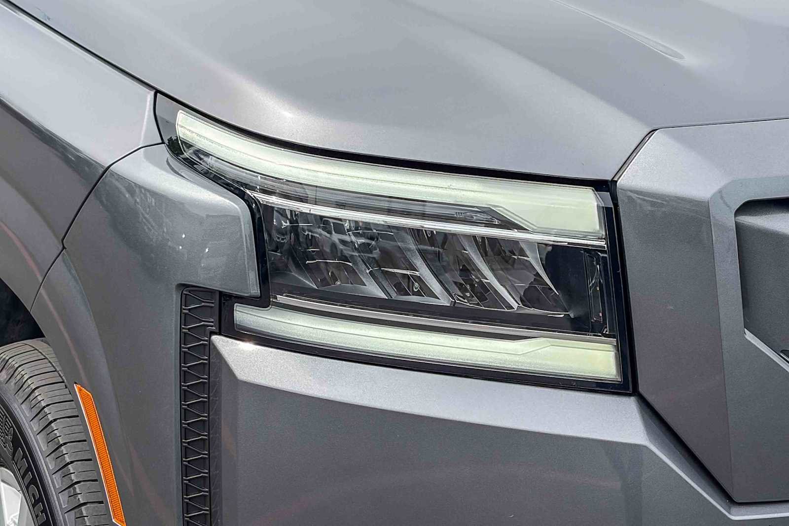 Used 2023 Nissan Frontier SV w/ SV Premium Package image 7