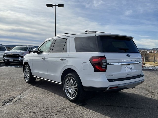 Used 2024 Ford Expedition Limited image 3