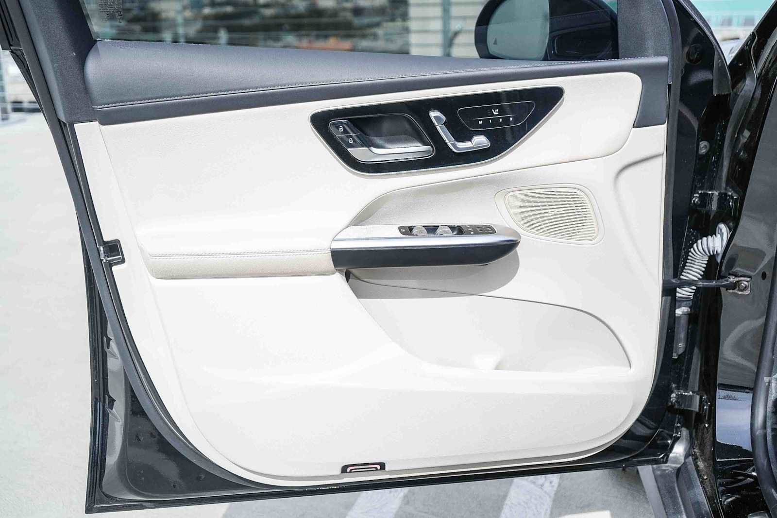 Used 2024 Mercedes-Benz GLC 300 4MATIC image 26