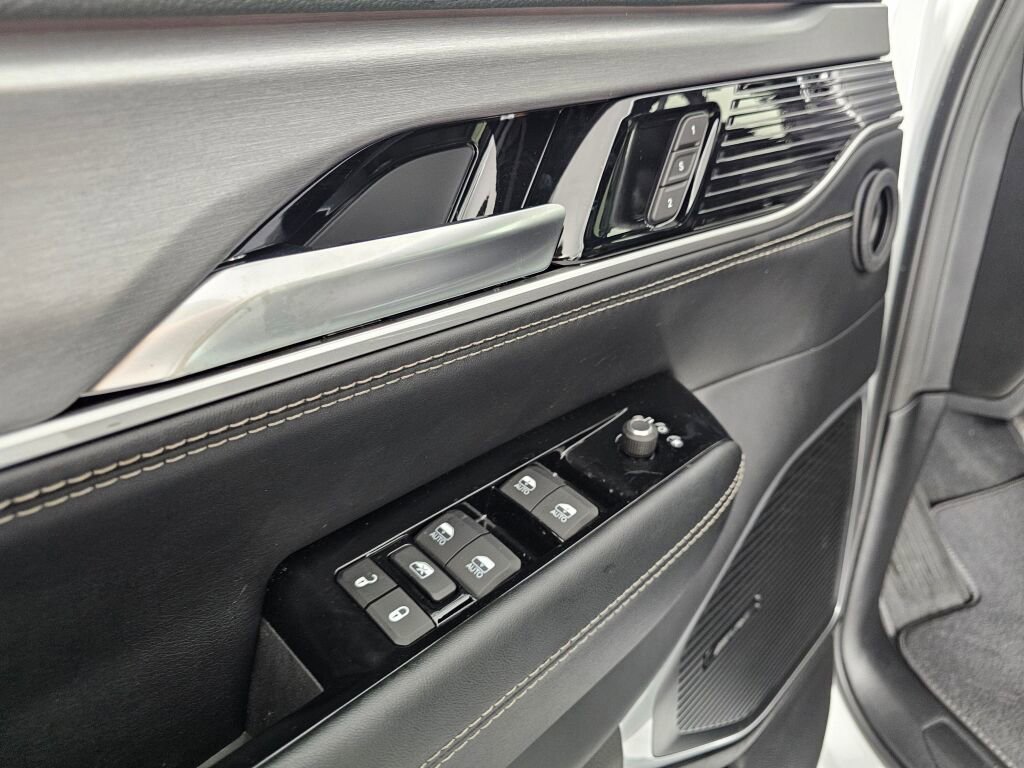 New 2026 Jeep Grand Wagoneer L 4WD w/ HD Trailer Tow Package image 21