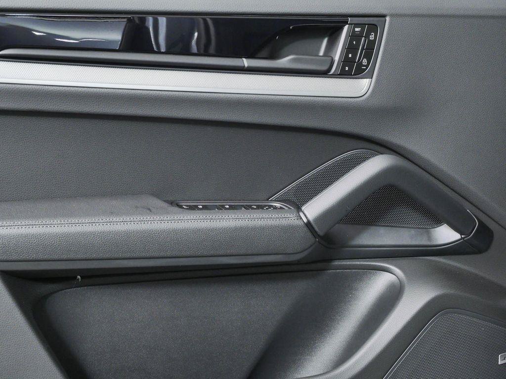 New 2026 Porsche Cayenne AWD/4WD image 6