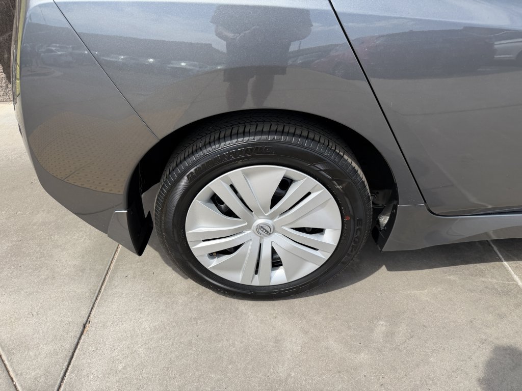 Used 2025 Nissan Leaf S FWD image 15