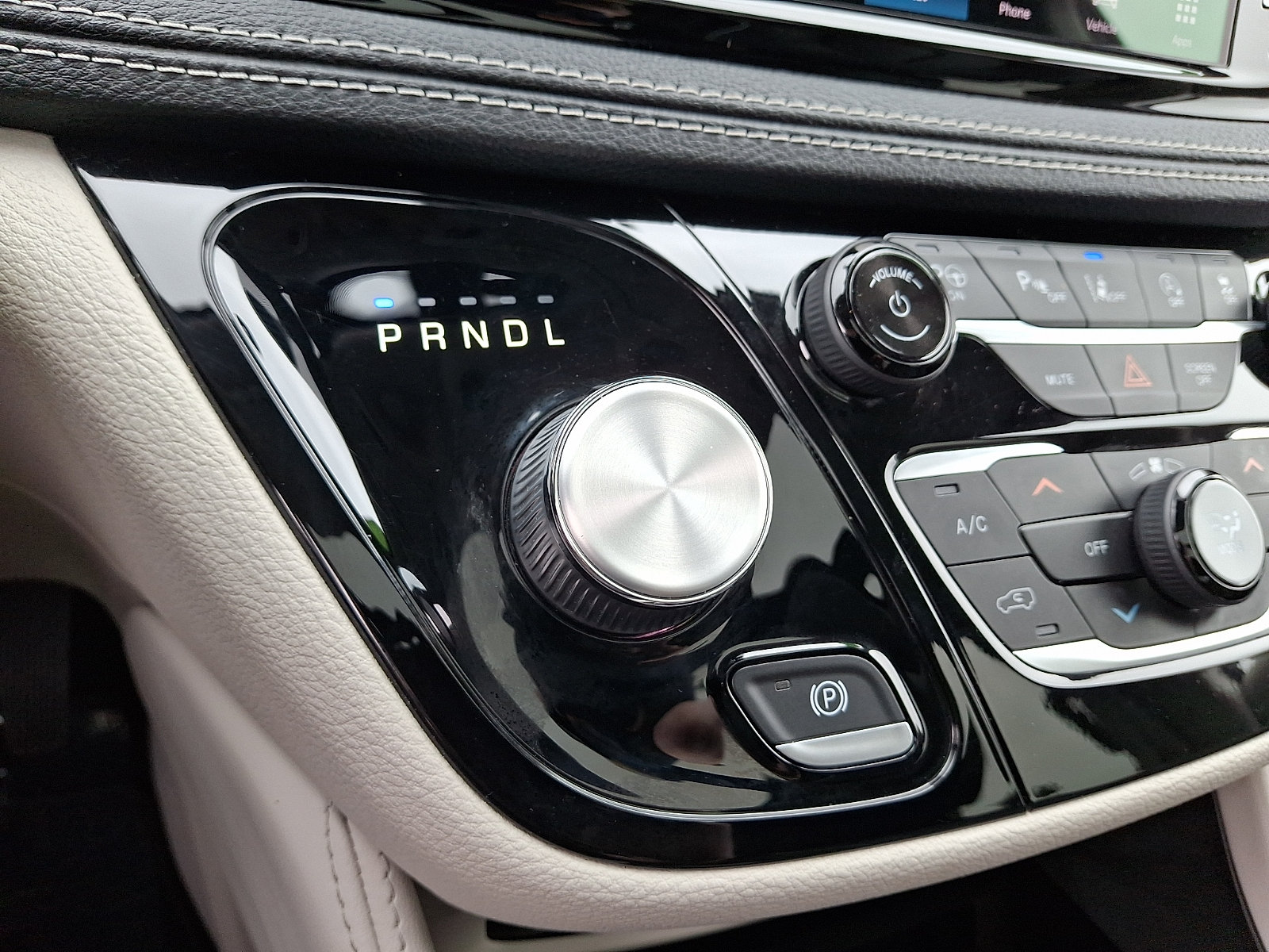 Certified 2022 Chrysler Pacifica Limited w/ Uconnect Theater Family Group AWD/4WD image 23