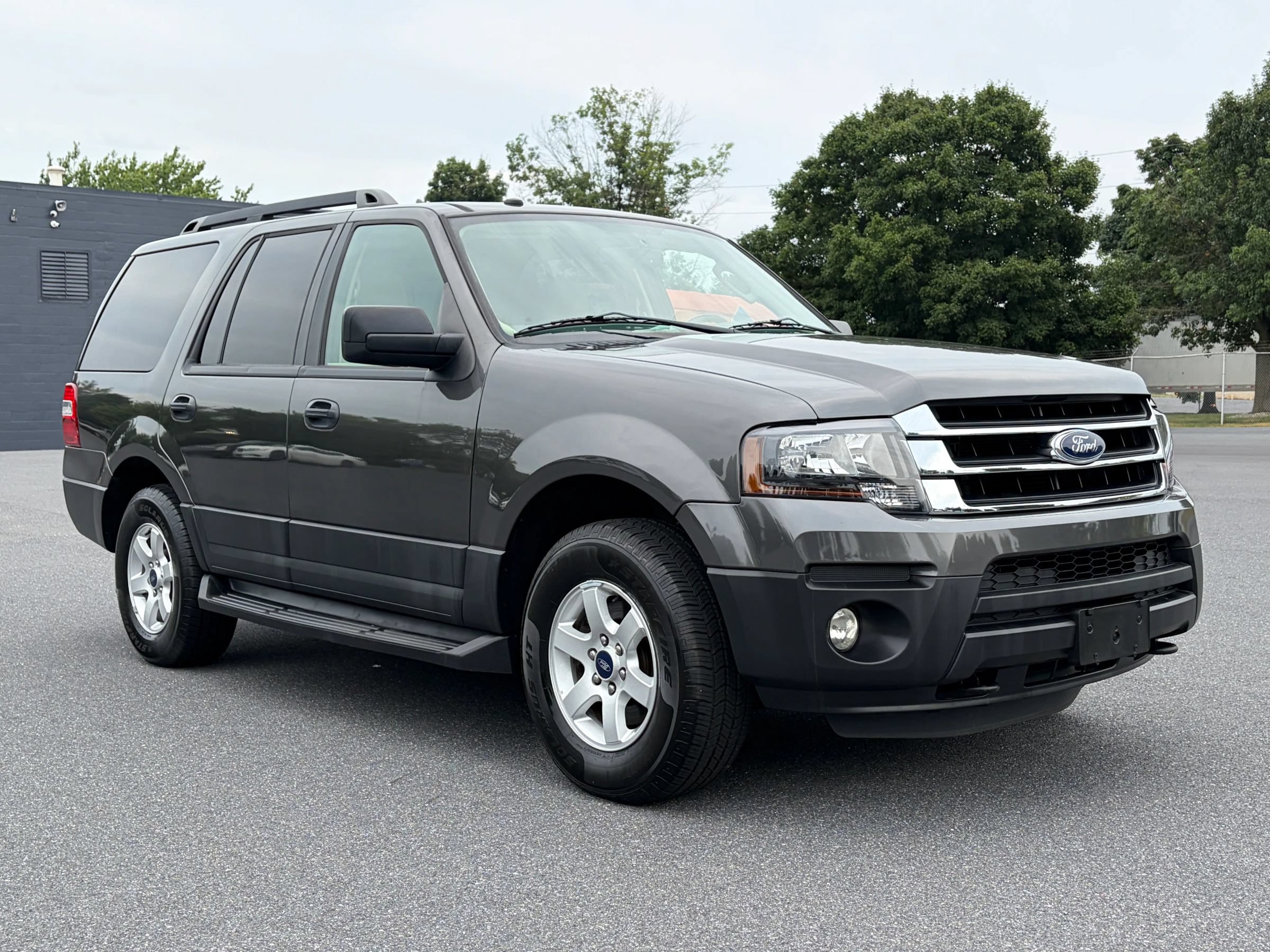 Used 2016 Ford Expedition XL AWD/4WD image 3