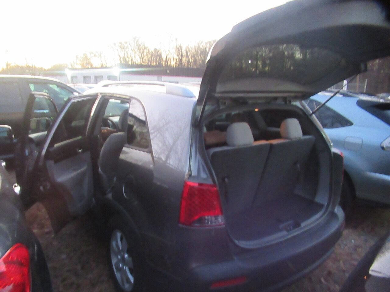 Used 2013 Kia Sorento LX image 9