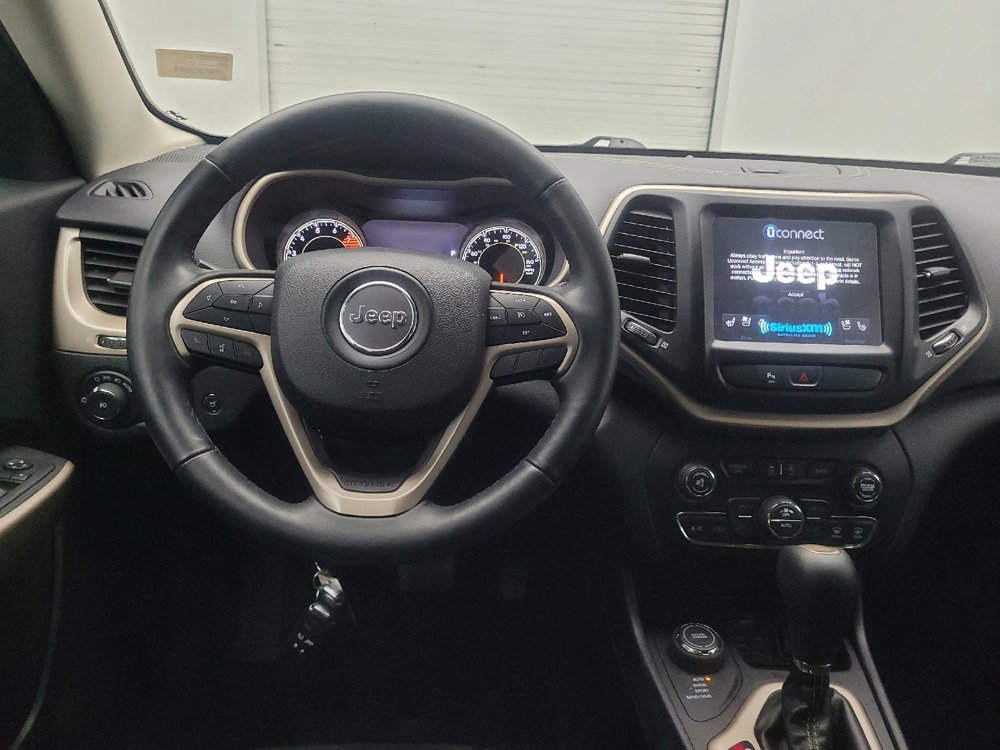 Used 2018 Jeep Cherokee Limited w/ Luxury Group AWD/4WD image 22