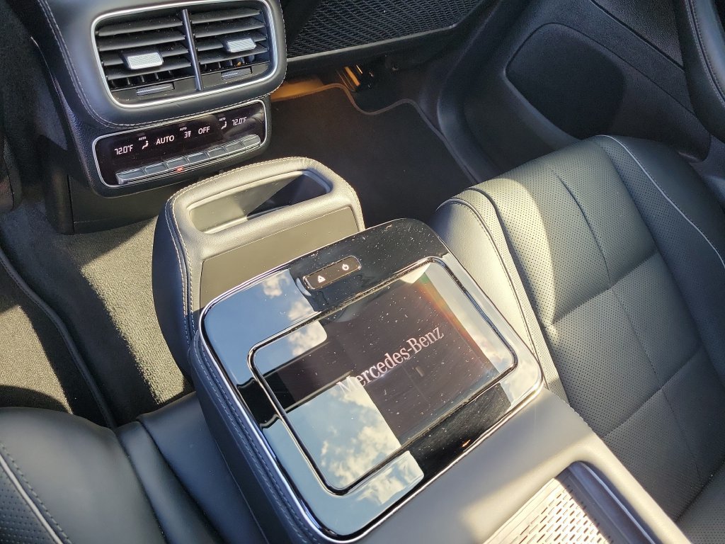 Used 2025 Mercedes-Benz GLS 580 4MATIC image 18
