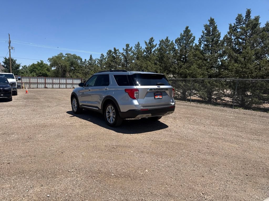 Used 2021 Ford Explorer XLT w/ Equipment Group 202A RWD image 4