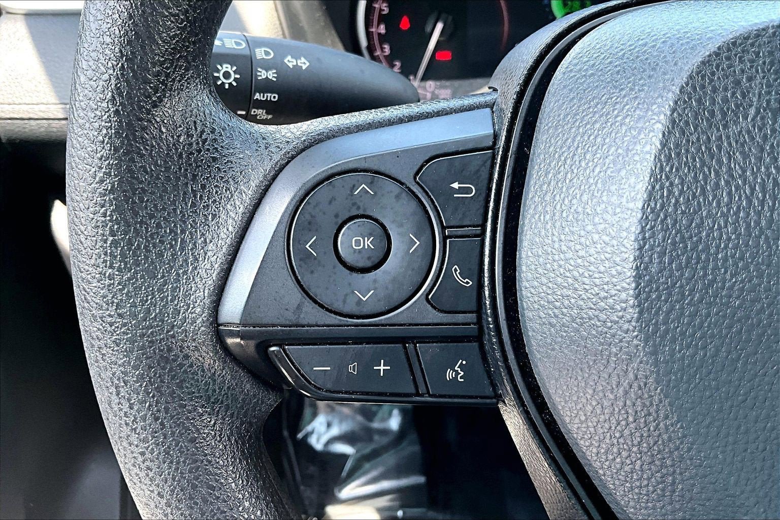 Used 2025 Toyota RAV4 XLE AWD/4WD image 17