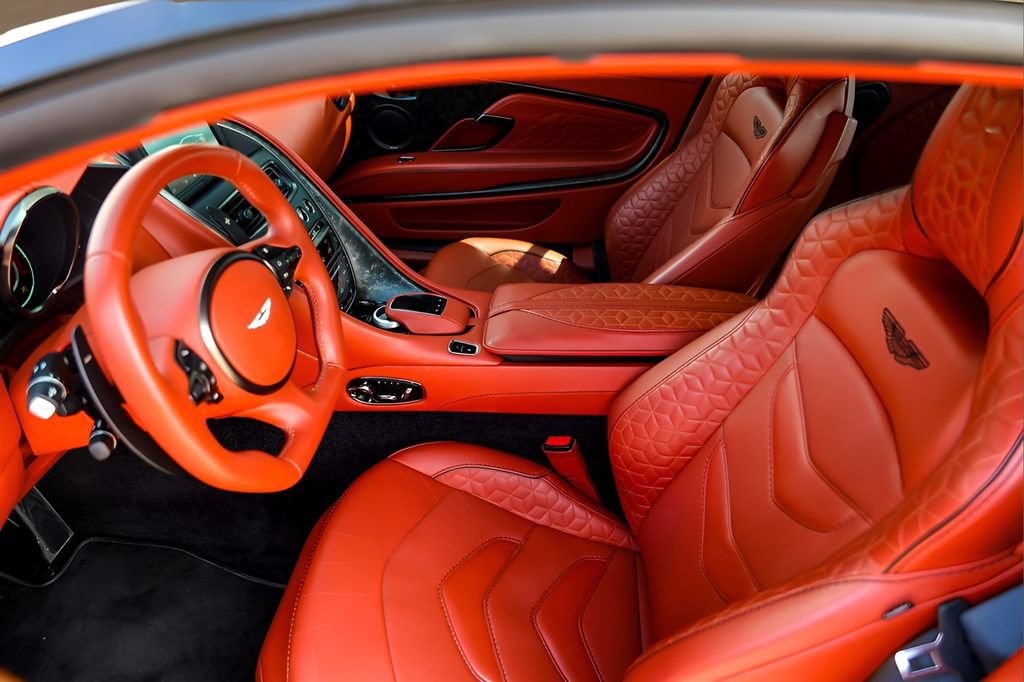 Used 2019 Aston Martin DBS Superleggera RWD image 9