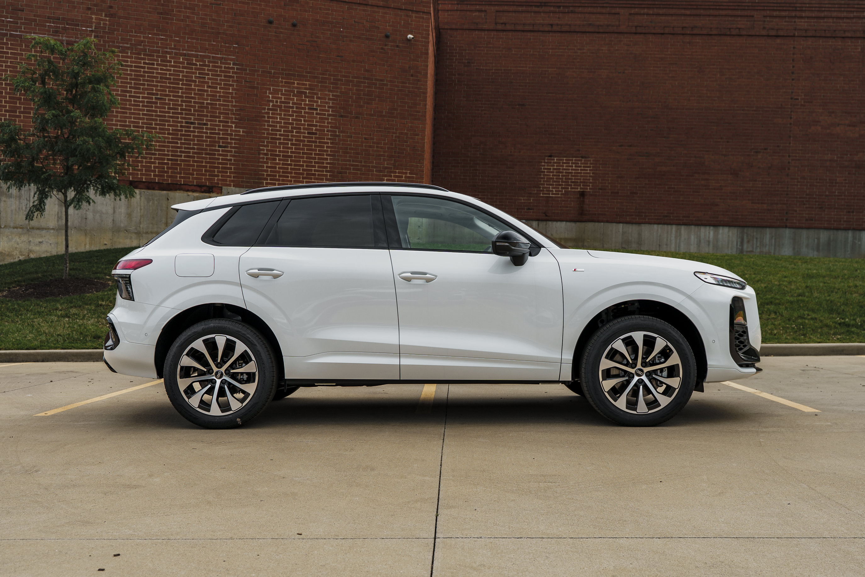 New 2026 Audi Q3 quattro 2.0T AWD/4WD image 3