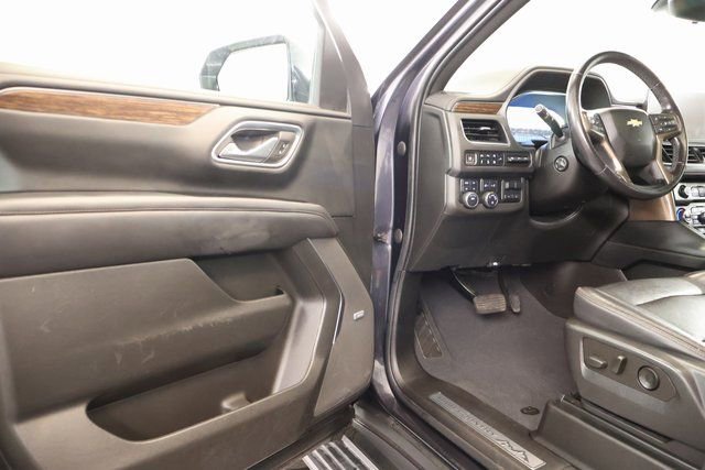 Used 2022 Chevrolet Suburban High Country w/ Premium Package image 8