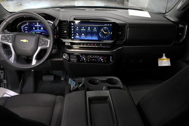 Used 2025 Chevrolet Silverado 1500 LT image 32