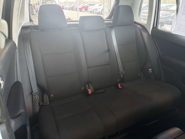 Used 2017 Volkswagen Tiguan Limited w/ Premium Package image 16