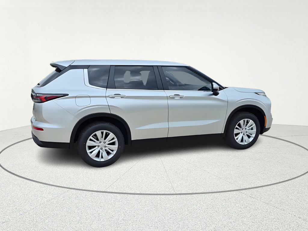 New 2026 Mitsubishi Outlander ES image 7