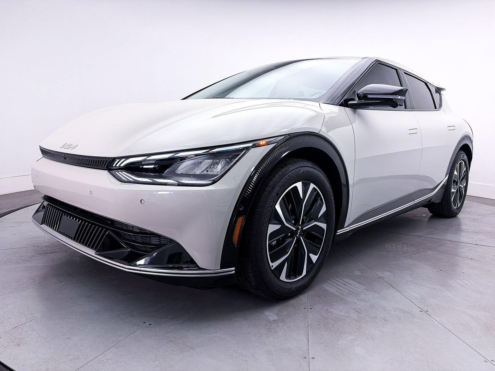 Certified 2024 Kia EV6 Wind w/ Wind Technology Package AWD/4WD image 13