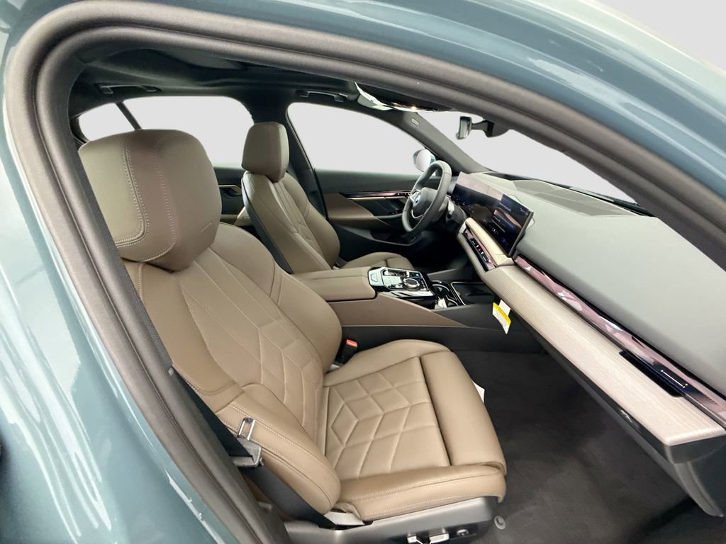 New 2026 BMW i5 eDrive40 w/ Premium Package image 19