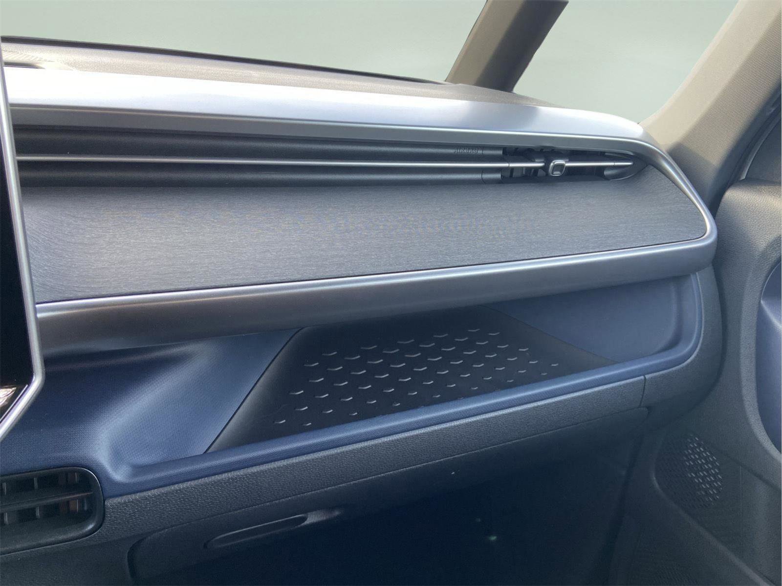New 2025 Volkswagen ID. Buzz Pro S image 11