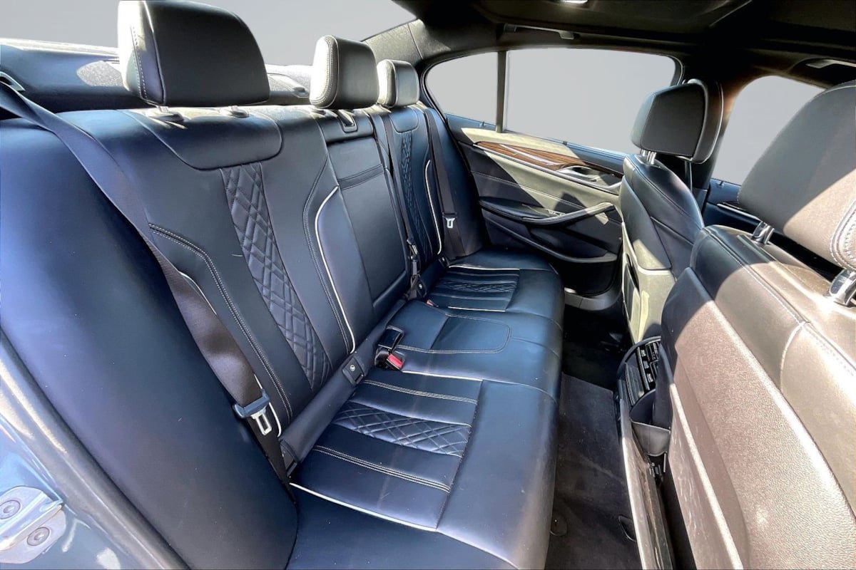 Used 2019 BMW 540i w/ Executive Package RWD image 27