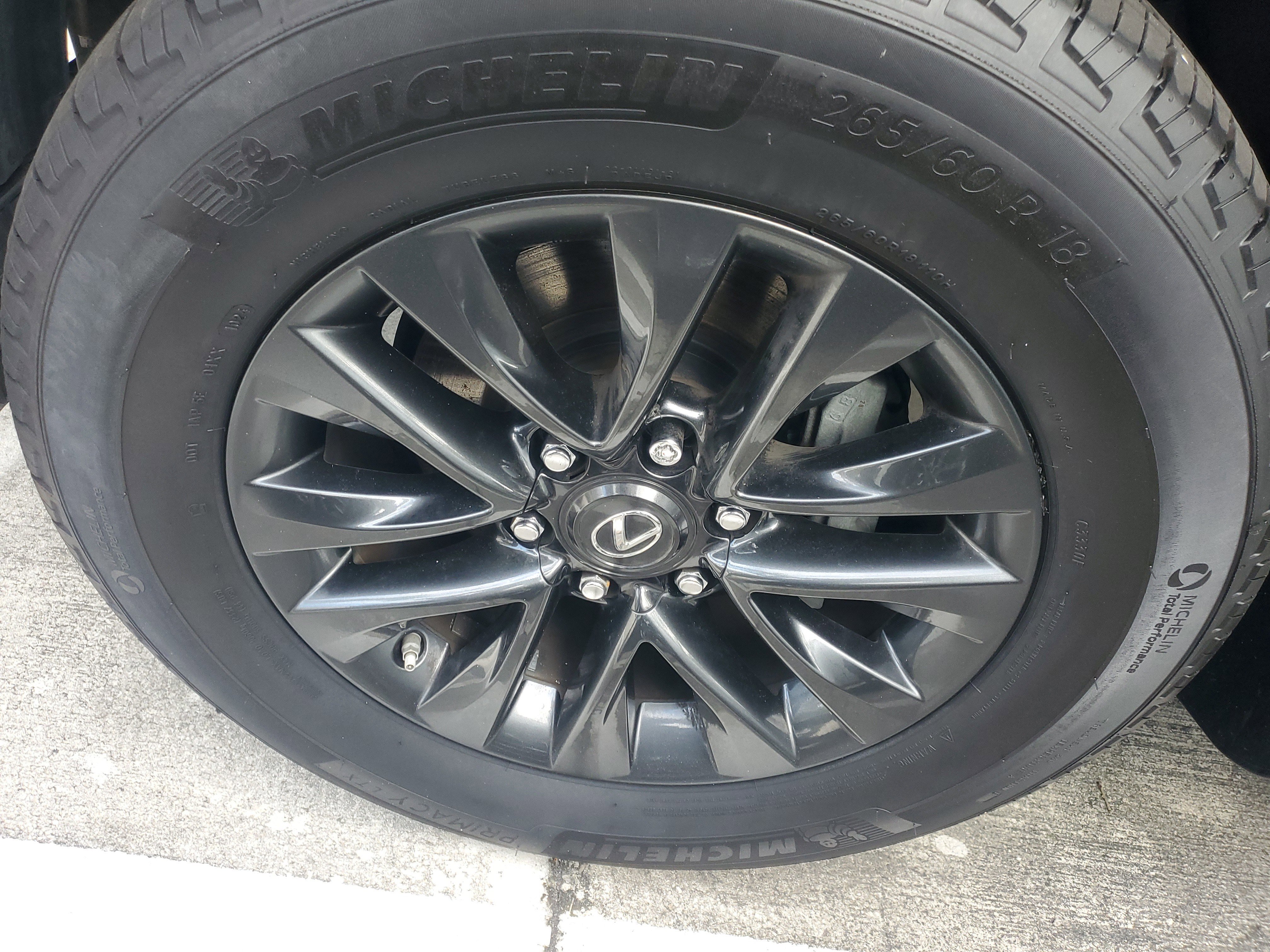 Used 2023 Lexus GX 460 Premium image 4