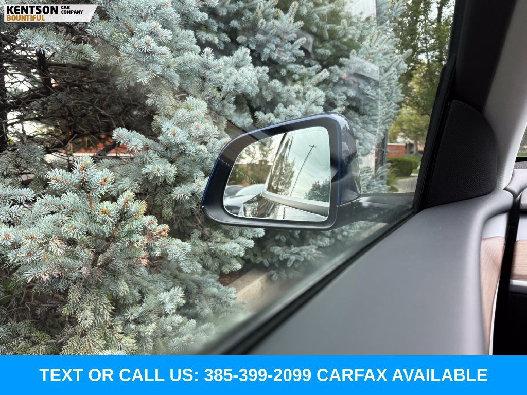 Used 2025 Tesla Model Y Performance AWD/4WD image 19