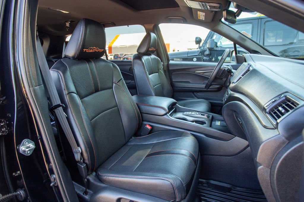 Certified 2025 Honda Passport TrailSport image 24