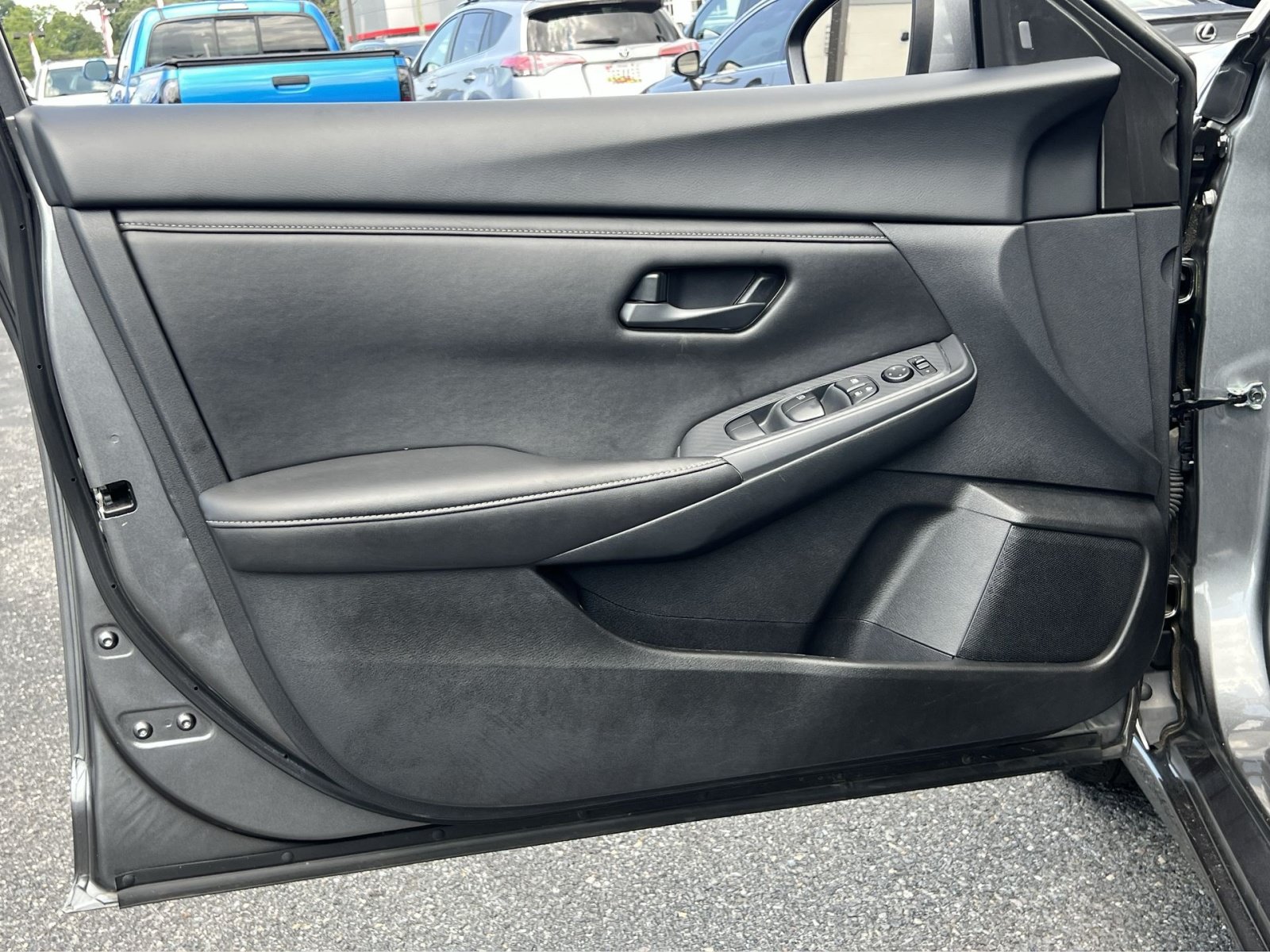 Used 2025 Nissan Sentra S FWD image 37
