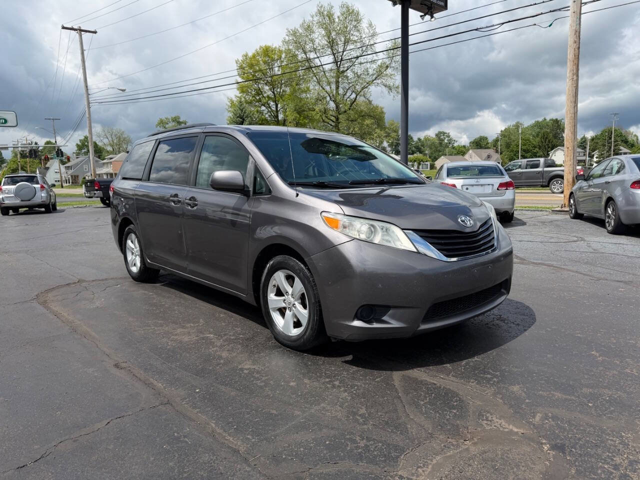 Used 2011 Toyota Sienna LE w/ Towing Pkg FWD image 5